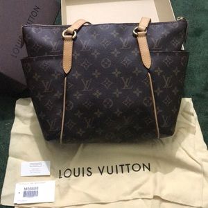 Louis Vuitton Totally PM Monogram M56688
